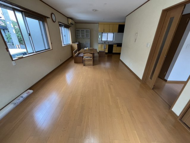 東大阪市布市町4丁目　戸建の居間・リビング|こちらの居間で趣味の時間をお楽しみください