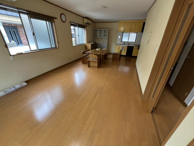 東大阪市布市町4丁目　戸建の居間・リビング|ゆったり過ごせる居間です