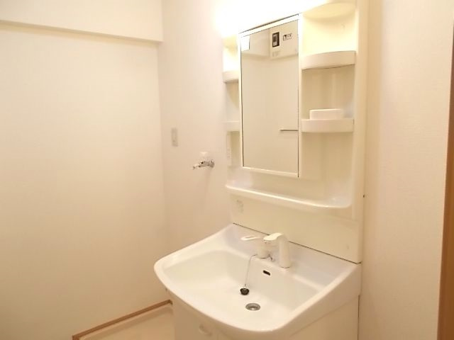 サンライズ桶川西の独立洗面台