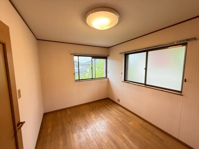 木津川台3丁目戸建の洋室