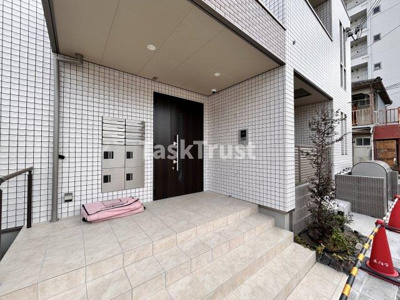【エントランス】 | ユアメゾン　プリーモ