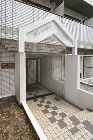 スカイコート池袋西のエントランス