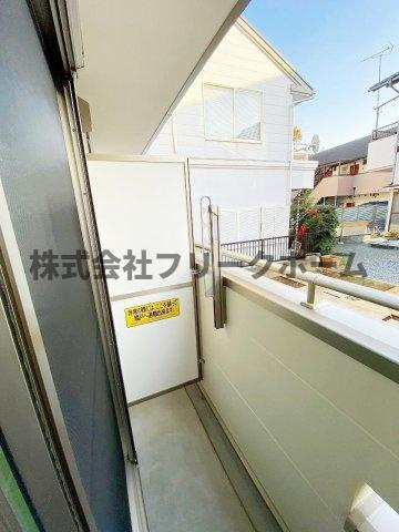 小金井市貫井南町４丁目のアパートのバルコニー