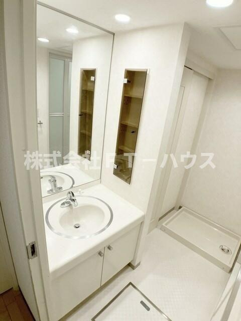 潮ハイツの洗面所
