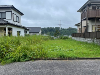 【外観】 | 土地　市原市石川　 | ○建築条件無し土地！現況更地！
●ご希望の間取りで建築できます！
○お好きなハウスメーカー・工務店で建築できます！
●道路からフラットで車庫並列4台可能！
○家庭菜園・駐車場としての利用も可能！
