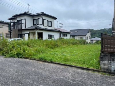 【外観】 | 土地　市原市石川　 | ○建築条件無し土地！現況更地！
●ご希望の間取りで建築できます！
○お好きなハウスメーカー・工務店で建築できます！
●道路からフラットで車庫並列4台可能！
○家庭菜園・駐車場としての利用も可能！