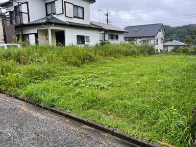 【外観】 | 土地　市原市石川　 | ○建築条件無し土地！現況更地！
●ご希望の間取りで建築できます！
○お好きなハウスメーカー・工務店で建築できます！
●道路からフラットで車庫並列4台可能！
○家庭菜園・駐車場としての利用も可能！