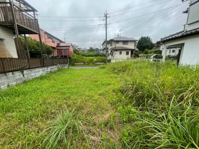 【外観】 | 土地　市原市石川　 | ○建築条件無し土地！現況更地！
●ご希望の間取りで建築できます！
○お好きなハウスメーカー・工務店で建築できます！
●道路からフラットで車庫並列4台可能！
○家庭菜園・駐車場としての利用も可能！