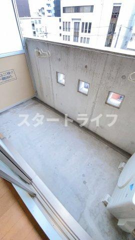 大阪市淀川区木川西４丁目の賃貸マンションのバルコニー