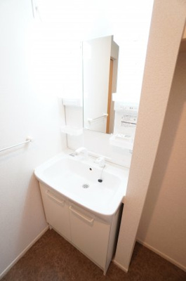 【独立洗面台】 | セレッソ入輪戸Ⅱ | ※同物件・反転タイプの写真です。