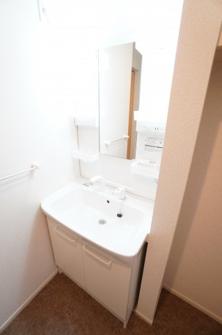 【独立洗面台】 | セレッソ入輪戸Ⅱ | ※同物件・反転タイプの写真です。
