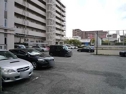みゆきパークマンションA棟の駐車場