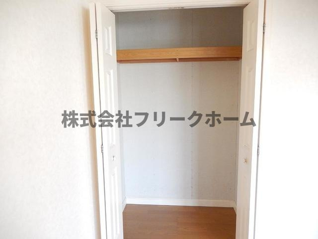 小金井市東町２丁目のアパートの収納
