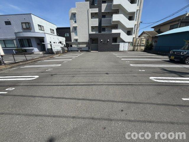 ウィンクルム  の駐車場