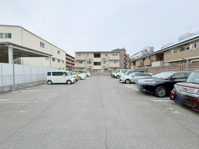 ゲーテッドシティ豊里の駐車場