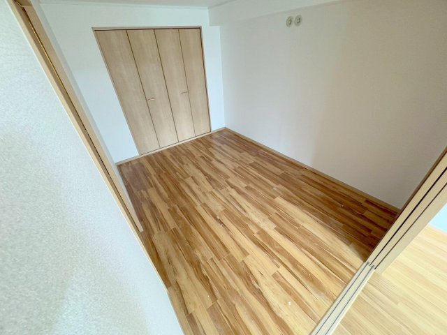 サンフラッツ新大阪本館の寝室