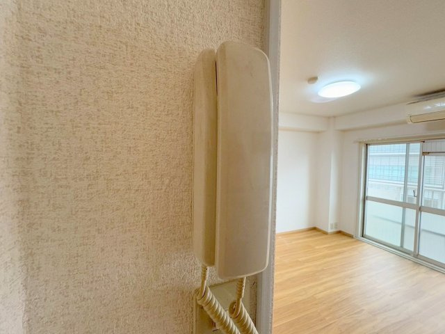サンフラッツ新大阪本館の居間・リビング