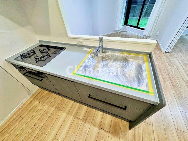 レーベンハイム草加サザンコートのキッチン|ドキドキの新生活も、安心してスタート。ぴったりの住まいを見つけませんか？クランディアが一緒に住まい選びをサポートします‼　まずは、お気軽にお問合せください　＃クランディア