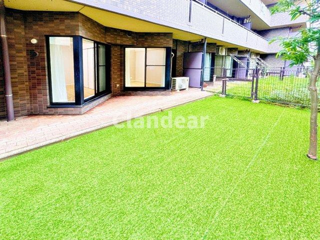 レーベンハイム草加サザンコートの庭|ドキドキの新生活も、安心してスタート。ぴったりの住まいを見つけませんか？クランディアが一緒に住まい選びをサポートします‼　まずは、お気軽にお問合せください　＃クランディア
