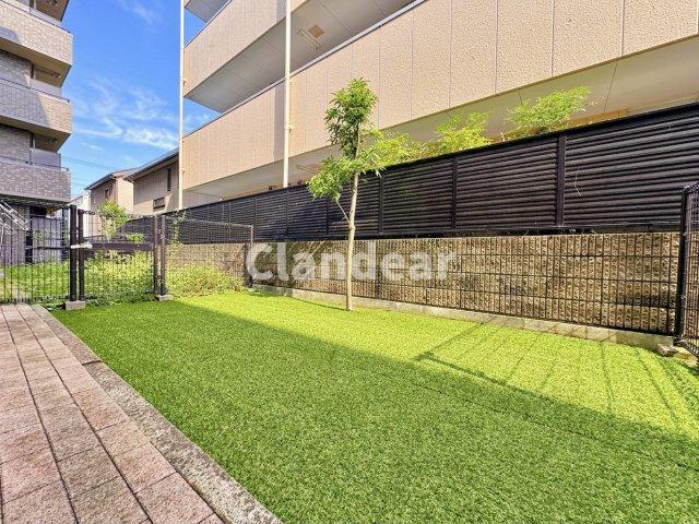 レーベンハイム草加サザンコートの庭|ドキドキの新生活も、安心してスタート。ぴったりの住まいを見つけませんか？クランディアが一緒に住まい選びをサポートします‼　まずは、お気軽にお問合せください　＃クランディア