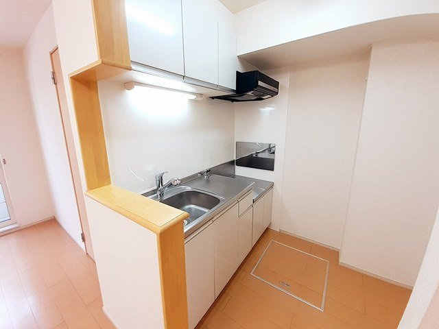ミルト諸福のキッチン|コンパクトなキッチンで掃除もラクラク