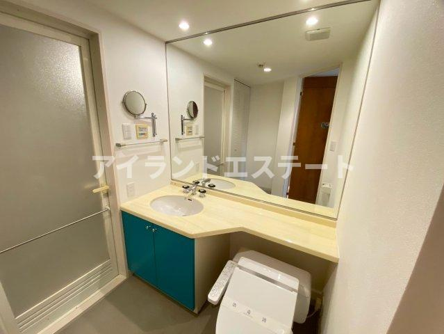LANAI CLASSIC TOWER GARDEN VIEW　浴室乾燥機　通風良好　床暖房の洗面所