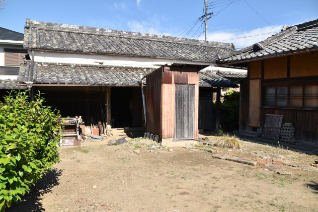 国指定登録有形文化財 「旧松原家住宅」の外観|表蔵の外観