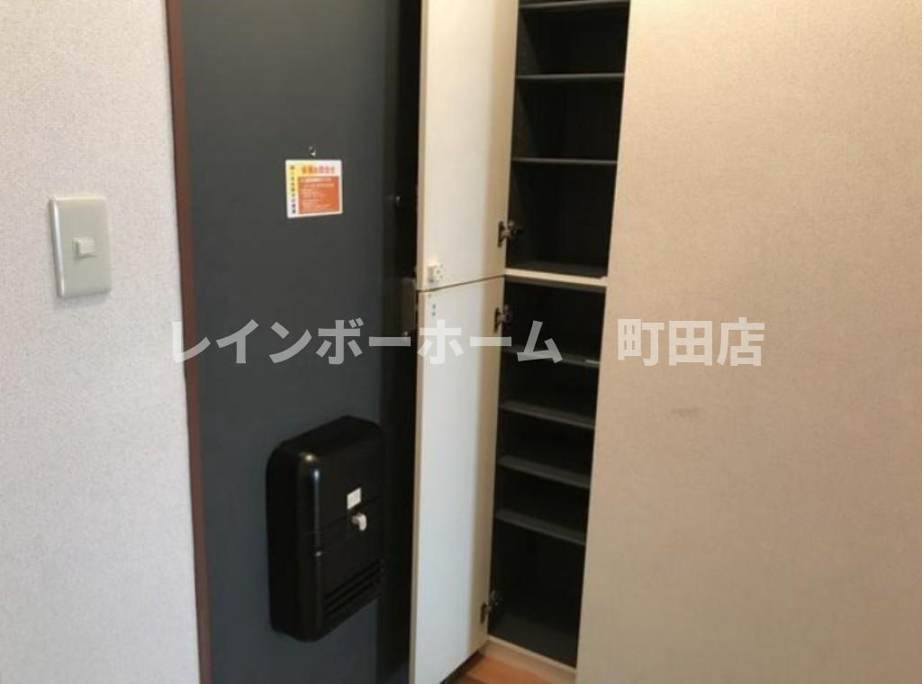 サンファミーリエ※初期費用分割あと払いサービス利用可能物件の玄関