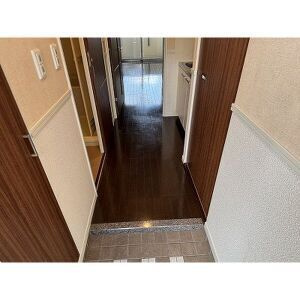 F・PARC西新の玄関