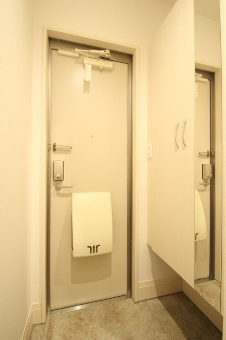 サンクタス　OMORIの玄関
