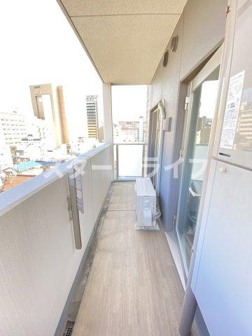 大阪市淀川区東三国４丁目の賃貸マンションのバルコニー