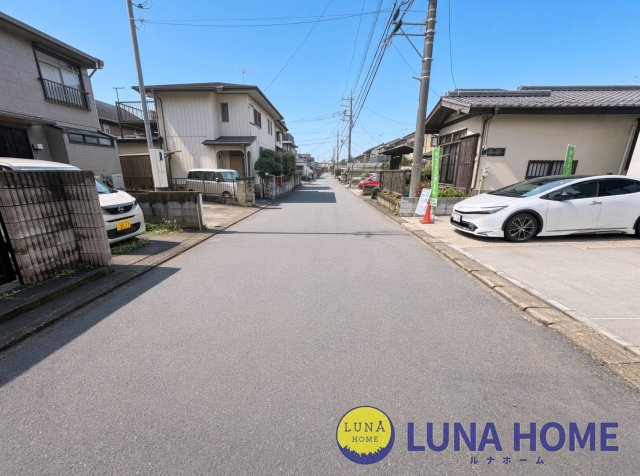 牛久市神谷10期　新築戸建の前面道路含む現地写真