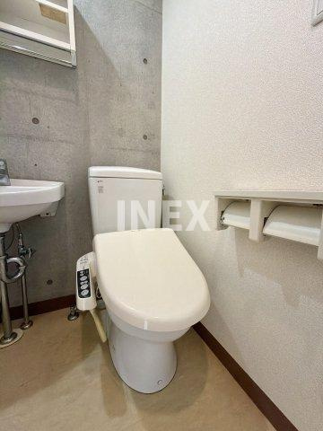 横浜市南区若宮町３丁目の賃貸マンションのトイレ