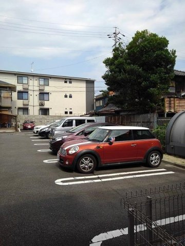 セレノカーサⅢの駐車場