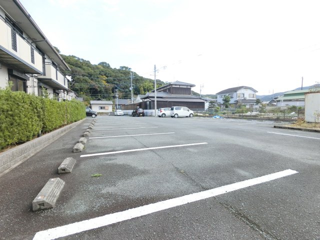 エステート宗崎Ⅱの駐車場