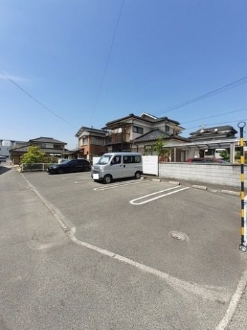 グランツ　ベルの駐車場