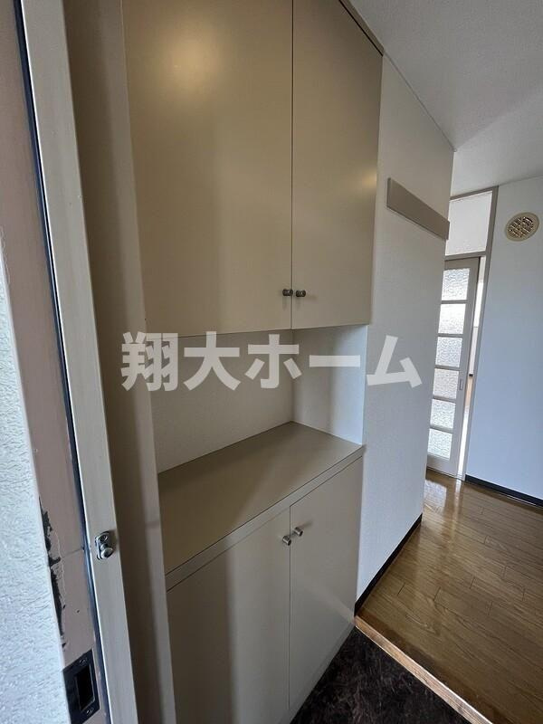 プラーズ西浅草の玄関
