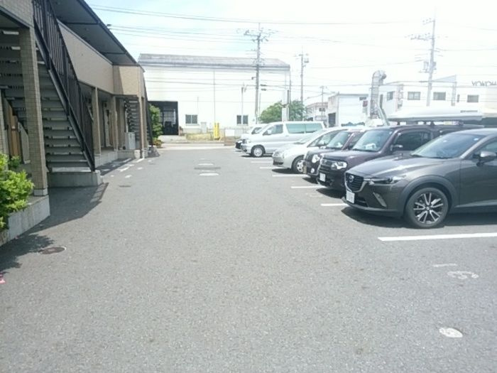 エスポワール緑が丘の駐車場