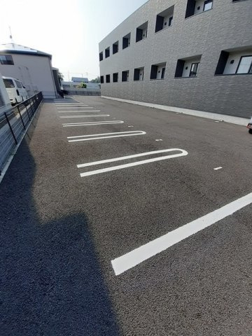吟の駐車場