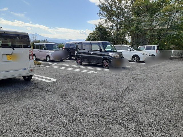 アロッジオ・セルバの駐車場