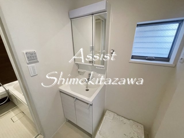 萩原ハウスの独立洗面台