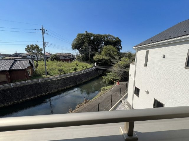 【Livele Garden】青梅市今井第2のその他|バルコニーからの眺めです。住宅街ながらも青梅らしい自然の感じられるスポットです。