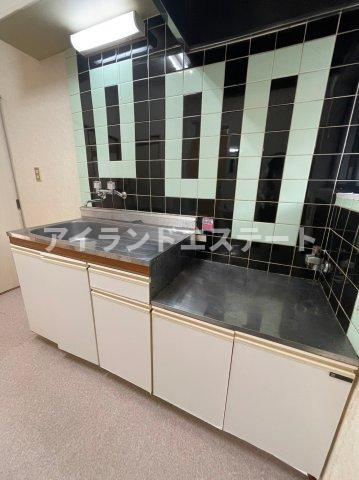 ハイツ野田駒沢　バストイレ別　南向き　浴室に窓のキッチン
