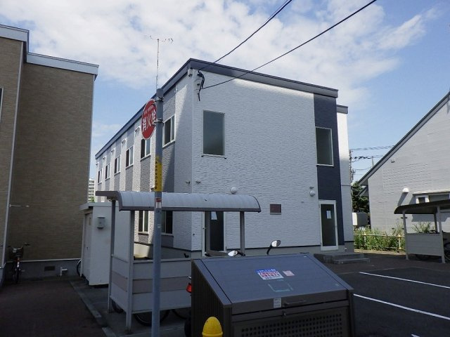 レオパレスいなほの外観
