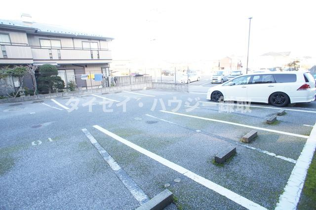 メイプルの駐車場