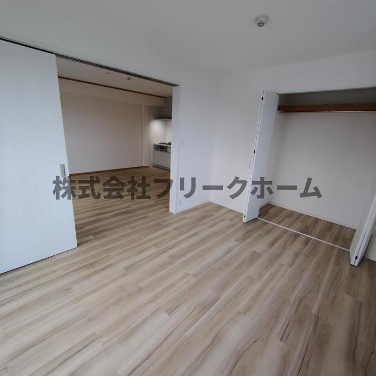 三鷹市下連雀６丁目の賃貸マンションの収納