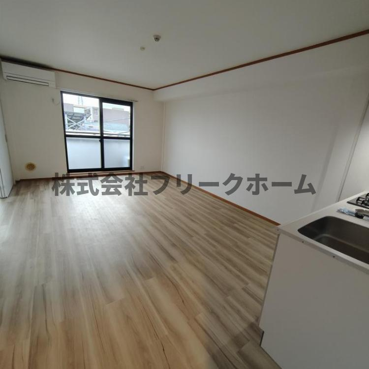 三鷹市下連雀６丁目の賃貸マンションの居間・リビング