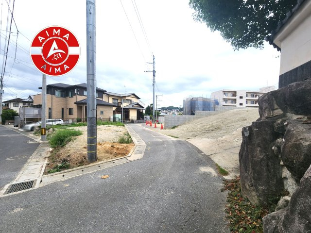 福岡市南区柳河内1丁目第2-1棟（1号棟）の外観|前面道路含む現地の写真です。
