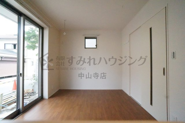 マ・メゾン川西の居間・リビング