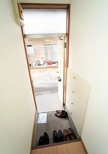 川崎市多摩区菅４丁目のアパートの玄関
